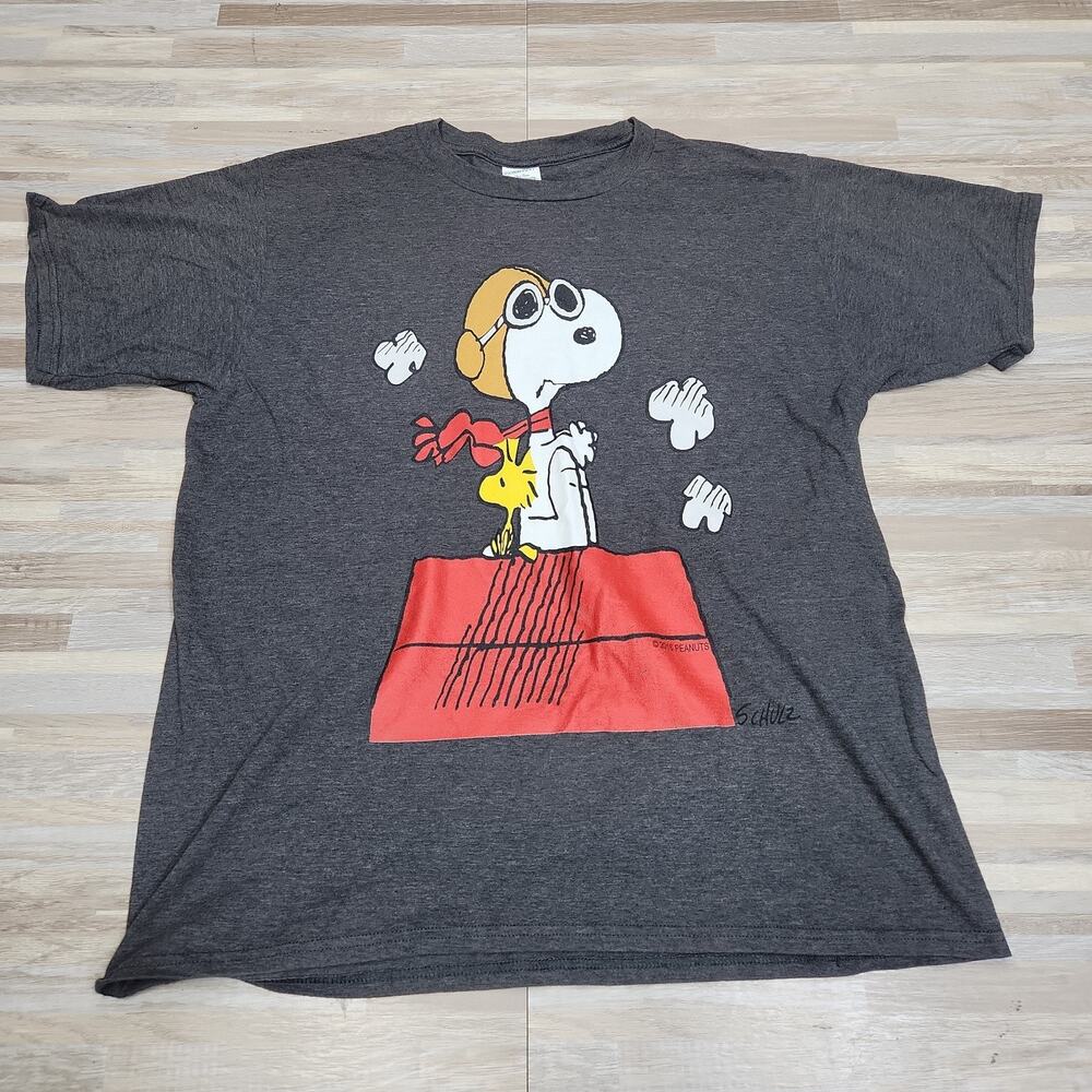 Snoopy and the Red Barron Flying Ace Mens Shirt Size L. Large 2016